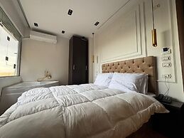 New White Pyramids Inn