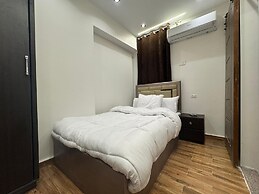 New White Pyramids Inn