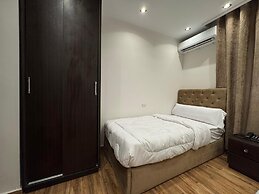 New White Pyramids Inn