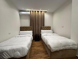 New White Pyramids Inn