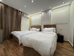 New White Pyramids Inn