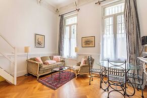 Charming Duplex With 1 Bedroom