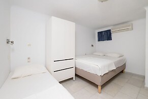 Angali HM Quiet 3 Bdrm Home on the Beach