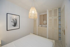B4 Cycladic Home for 6 by the Beach