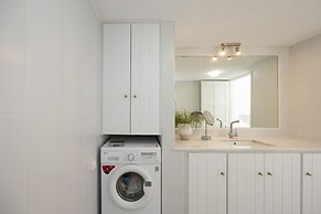 B4 Cycladic Home for 6 by the Beach