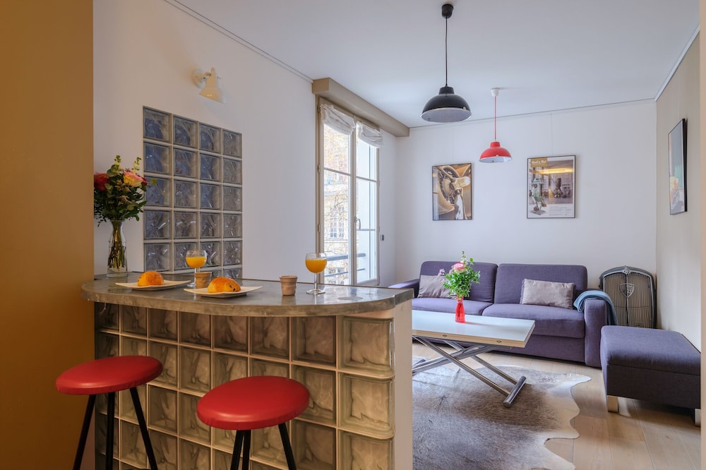 Paris Marais Bouquet Residence