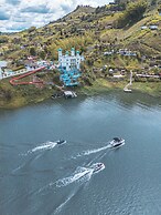 Hotel y Termales Castillo del Lago