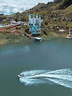 Hotel y Termales Castillo del Lago