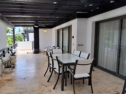 Aligio Aparthotel Beachfront