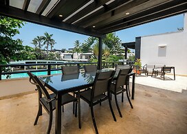 Aligio Aparthotel Beachfront
