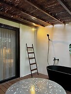Conga Boutique Hotel