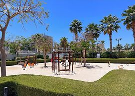 Chic 1BR Iris Amber Al Jaddaf