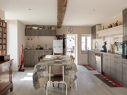Charming Stay in Molesme