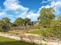 Charming Stay in Molesme