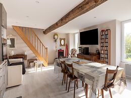 Charming Stay in Molesme