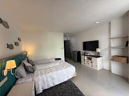 Five Loaves Beds Patong