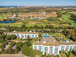 1BR Apartment with Pool at Lago Azul