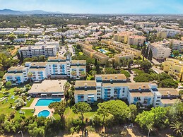 1BR Apartment with Pool at Lago Azul