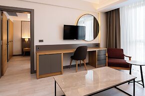 THE EMPORIA HOTEL
