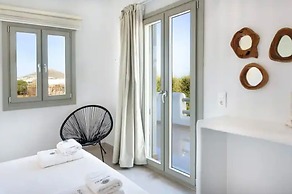 Lemonia Suites With Outdoor BBQ Area