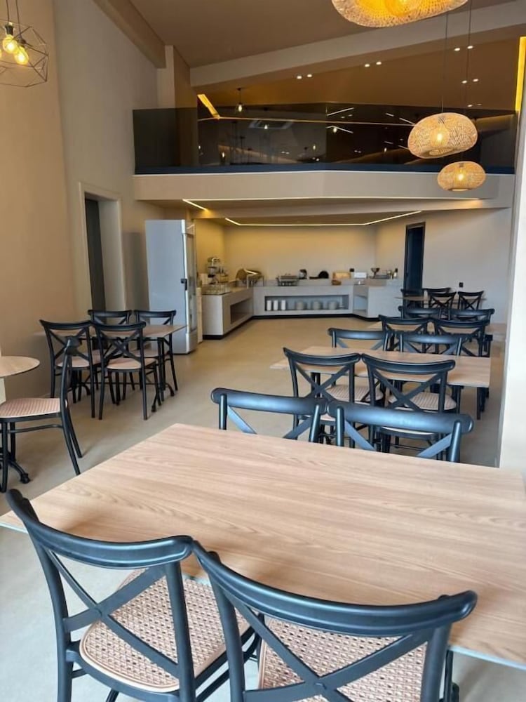 Nuna Hotel & Apartments