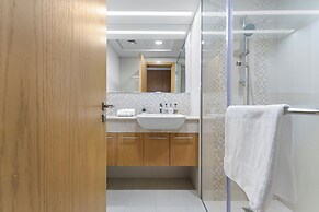 2BR 202 Bellevue Tower 1