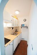 Campo De Fiori Grotto Apartment