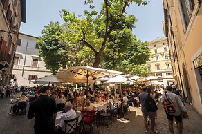 Campo De' Fiori Apartments