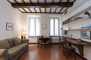 Campo De' Fiori Apartments