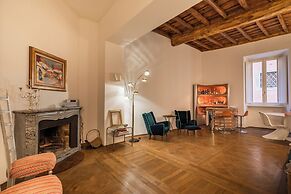 Via Giulia Apartments