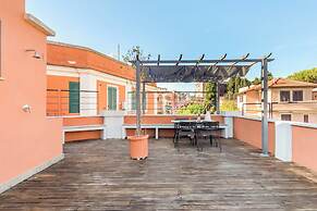 Fantastic Penthouse Over The Roman Sky 