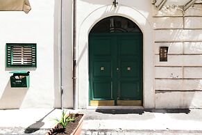 Monti  Apartments