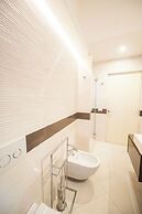 Spanish Steps Romantic Nest With Balcony