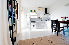 St. John Basilica Lovely Tower Apartment 