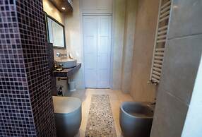 Testaccio Luminous And Large Apartment