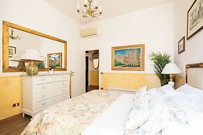 Via Dei Banchi Vecchi Apartments