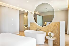 Castelo Suites Hotel
