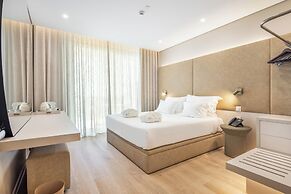 Castelo Suites Hotel