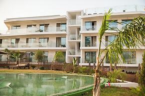 Castelo Suites Hotel