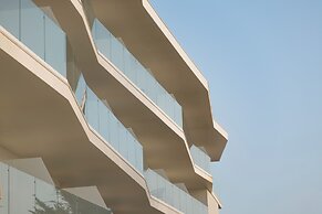 Castelo Suites Hotel