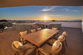 Castelo Suites Hotel