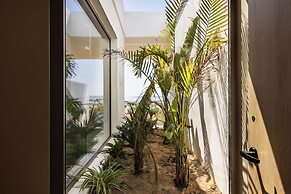 Castelo Suites Hotel