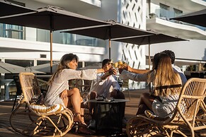 Castelo Suites Hotel