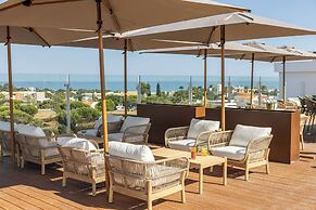 Castelo Suites Hotel