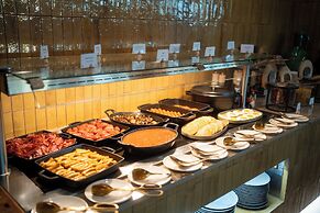 Castelo Suites Hotel