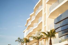 Castelo Suites Hotel