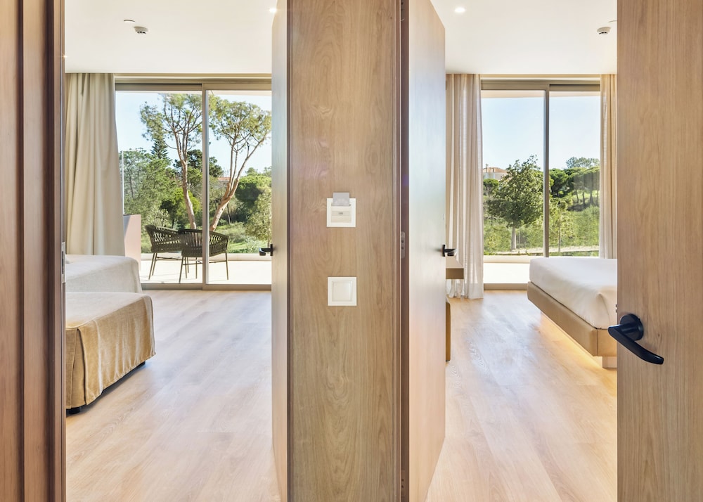 Castelo Suites Hotel