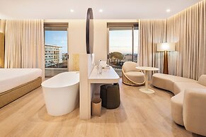 Castelo Suites Hotel