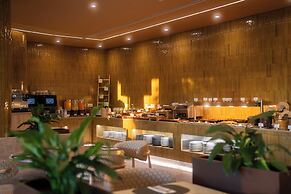 Castelo Suites Hotel