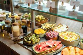 Castelo Suites Hotel